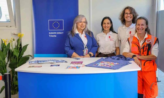 INAUGURATO LO STAND DEL COMUNE DI TRIESTE ALLESTITO AL VILLAGGIO BARCOLANA DI PIAZZA DELL’UNITA’ D’ITALIA FINO ALL’11 OTTOBRE E DEDICATO QUEST’ANNO ALLO SPORT, AL BILANCIO E AL CENTRO EUROPE DIRECT TRIESTE