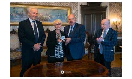 IL SINDACO DIPIAZZA HA CONFERITO LA MEDAGLIA BRONZEA DELLA CITTÀ DI TRIESTE ALL’ASSOCIAZIONE ANVOLT