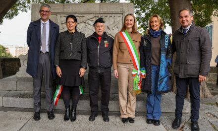 SCOPERTA ALLA PRESENZA DELL’ASSESSORE DE GAVARDO, AL TERMINE DEI LAVORI DI RESTAURO, L’ARA DEDICATA ALLA III ARMATA SUL COLLE DI SAN GIUSTO