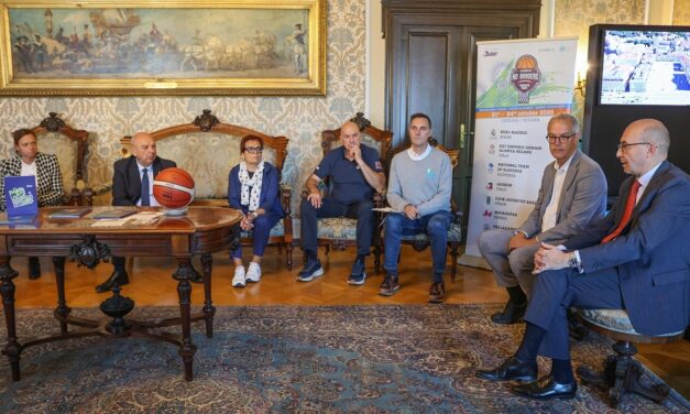 PRESENTATO ALLA PRESENZA DEL SINDACO DIPIAZZA IL TORNEO DI BASKET CATEGORIA UNDER 16 “ZUDEK – NO BORDERS EURO CUP 2026” IN PROGRAMMA DA MERCOLEDÌ 21 A SABATO 24 OTTOBRE PRESSO LA PALESTRA “A. COVA” DI OPICINA E AL PALASPORT DI SESANA