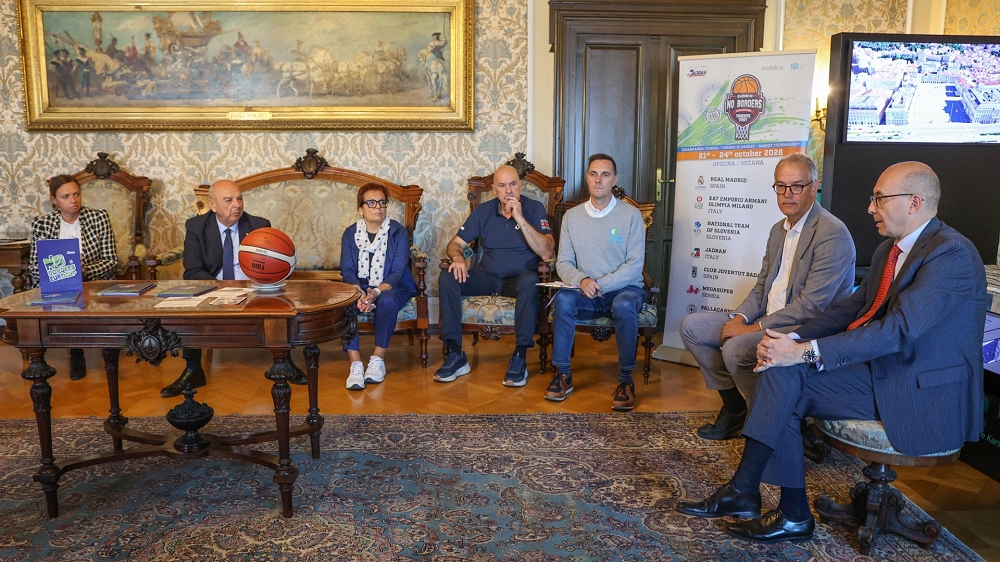 PRESENTATO ALLA PRESENZA DEL SINDACO DIPIAZZA IL TORNEO DI BASKET CATEGORIA UNDER 16 “ZUDEK – NO BORDERS EURO CUP 2026” IN PROGRAMMA DA MERCOLEDÌ 21 A SABATO 24 OTTOBRE PRESSO LA PALESTRA “A. COVA” DI OPICINA E AL PALASPORT DI SESANA