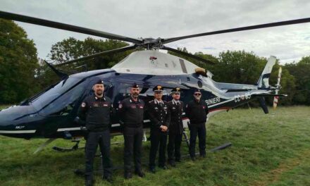 IL COMANDANTE PROVINCIALE DEI CARABINIERI DI TRIESTE E IL COMANDANTE DELLA COMPAGNIA IN SORVOLO SULLA CITTÀ E SULL’INTERO TERRITORIO PROVINCIALE