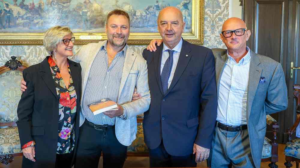 IL SINDACO HA INCONTRATO IN SALOTTO AZZURRO L’AVVOCATO E SCRITTORE ANDREA COMISSO