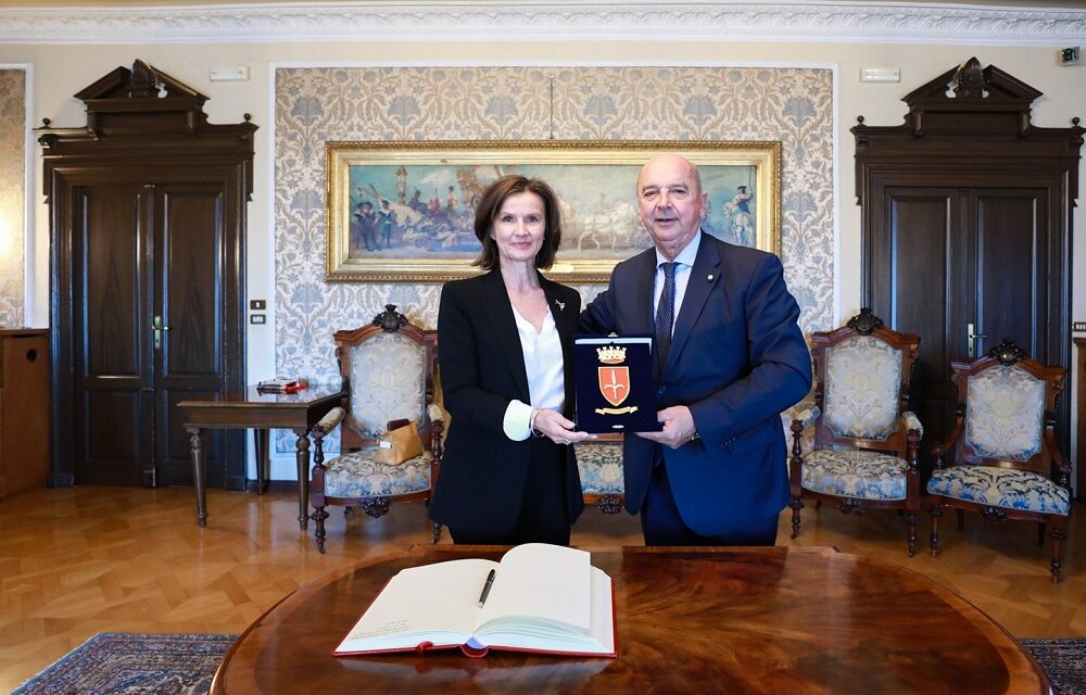IL SINDACO ROBERTO DIPIAZZA RICEVE SUA ECCELLENZA MELITA GABRIČ, AMBASCIATRICE SLOVENA IN ITALIA
