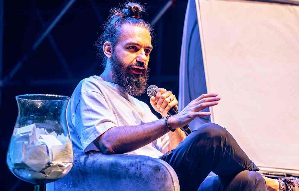 GIANLUCA GOTTO AL TEATRO GEOX DI PADOVA CON IL NUOVO SPETTACOLO “QUESTIONE DI KARMA”