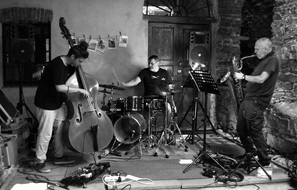 Circolo Arci Officina Trieste: al Piano B del venerdì arriva il trio noise-jazz Kossiga