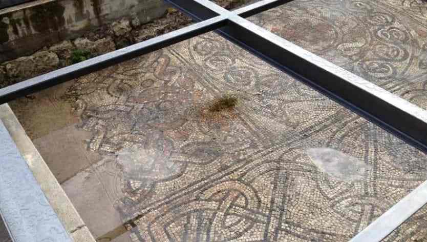 MOSAICO FRANCO-CAROLINGIO IN DEGRADO, L’APPELLO DI CERVIGNANO: VENERDÌ 9 OTTOBRE UN INCONTRO SUL TEMA