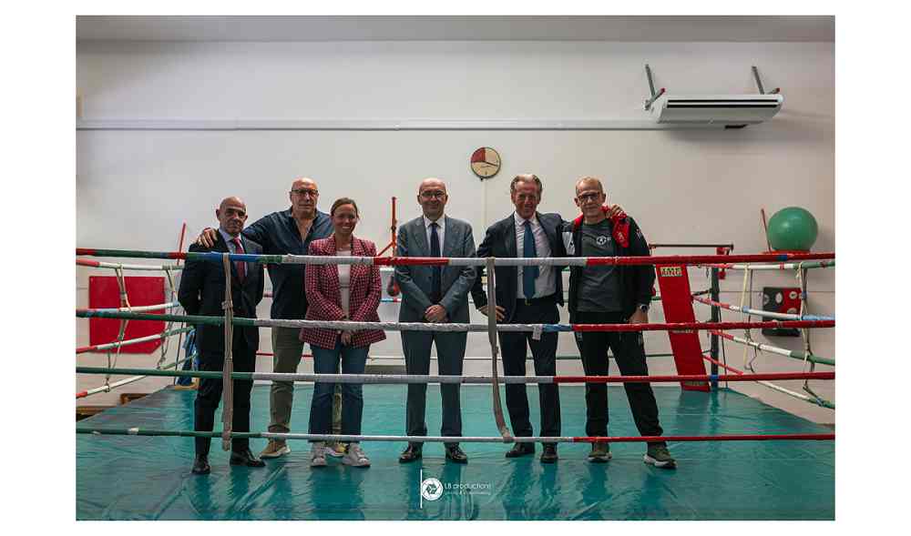 PRESENTATI GLI INTERVENTI DI RIQUALIFICAZIONE DEL PALAZZETTO DELLO SPORT “GIORGIO CALZA (PALACHIARBOLA) DI VIA VISINADA