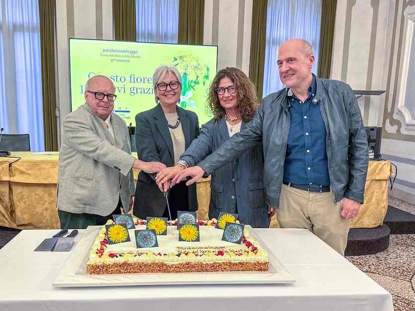 PORDENONELEGGE VOLA A OLTRE 190MILA PRESENZE E CON LA “FESTA DEL RINGRAZIAMENTO” ARCHIVIA UN’EDIZIONE STORICA: IL FESTIVAL TORNA DAL 15 AL 19 SETTEMBRE 2027