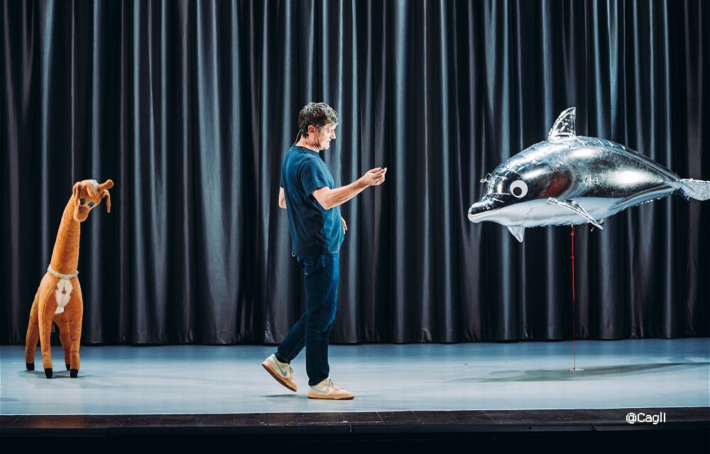 FABIO DE LUIGI CON IL SUO “BIOL – IN CARNE E OSSA TOUR” PROTAGONISTA AL ROSSETTI DI TRIESTE