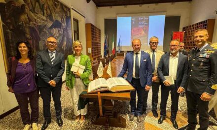 A San Daniele del Friuli presentato il primo volume della Bibbia di Aquileia davanti a una sala gremita