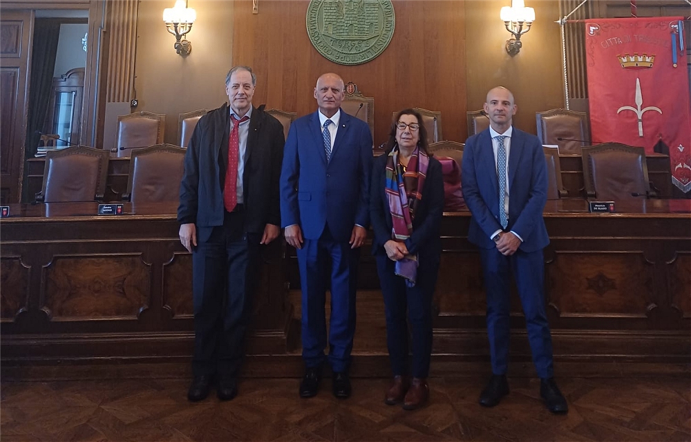 I VERTICI DELLA CORTE DEI CONTI IN SALA CONSIGLIO CON AMMINISTRATORI E DIRIGENTI DEL COMUNE DI TRIESTE: FORMAZIONE, SINERGIA ISTITUZIONALE E SPIRITO DI SERVIZIO