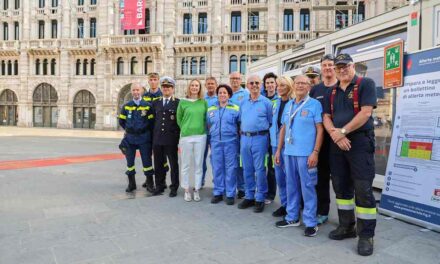 VOLONTARI COMUNALI DELLA PROTEZIONE CIVILE AL VILLAGGIO BARCOLANA: INFORMAZIONE E PREVENZIONE ALLO STAND DEL COMUNE DI TRIESTE